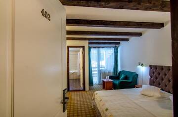 Фотографии Курортные отели Resort Cheile Gradistei Moieciu г. Мойечу-де-Сус (Румыния) №3 Фото Курортные отели Resort Cheile Gradistei Moieciu г. Мойечу-де-Сус 3